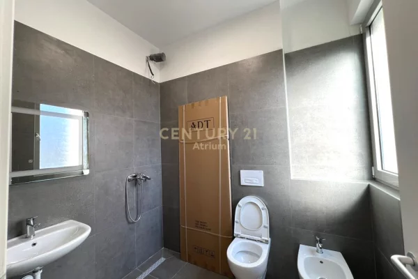 Shtepi me qera Apartament ne Tirane, 2+1, Mobilimi E mobiluar, Pagesa 1,800  Euro.