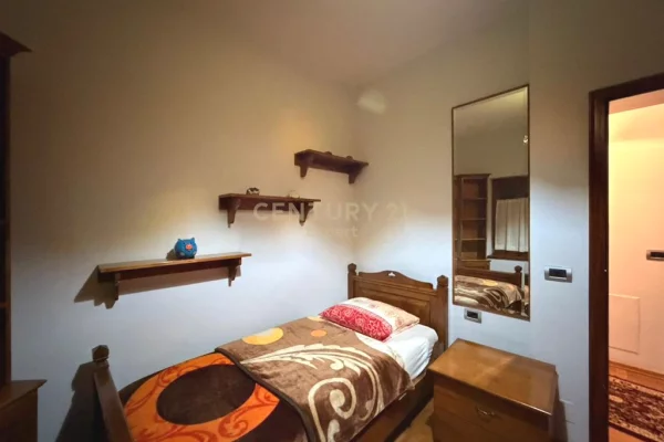 Shtepi me qera Vila Luksoze ne Tirane, 6+1, Mobilimi E mobiluar, Pagesa 3,500  Euro.