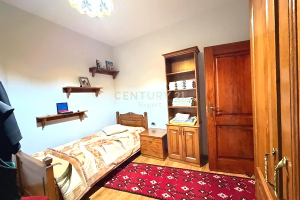 Shtepi me qera Vila Luksoze ne Tirane, 6+1, Mobilimi E mobiluar, Pagesa 3,500  Euro.