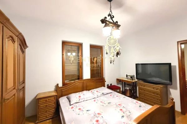 Shtepi me qera Vila Luksoze ne Tirane, 6+1, Mobilimi E mobiluar, Pagesa 3,500  Euro.