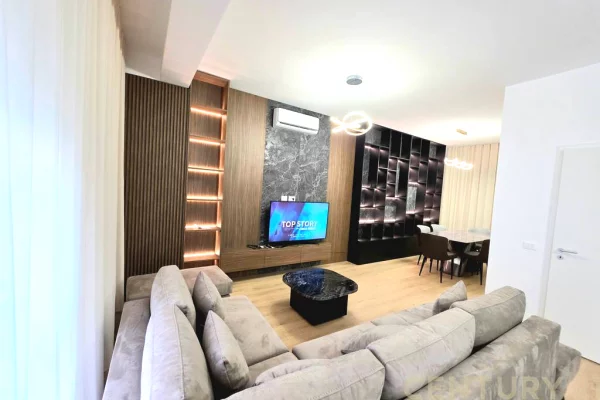 Shtepi me qera 4+1 ne Tirane - 1,500 Euro