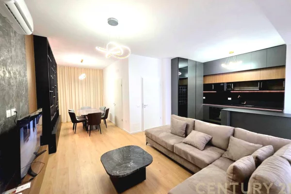 Shtepi me qera 4+1 ne Tirane - 1,500 Euro