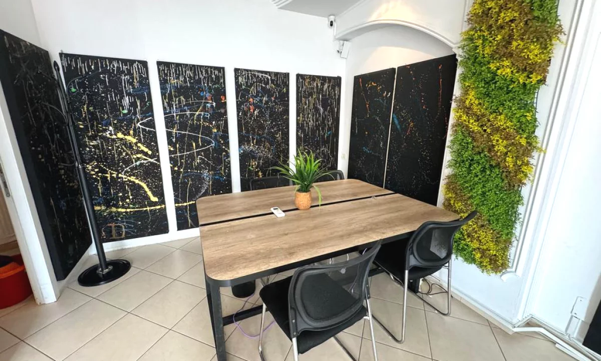 ZYRA ME QIRA, RRUGA E BARRIKADAVE!