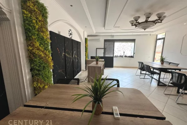 ZYRA ME QIRA, RRUGA E BARRIKADAVE!