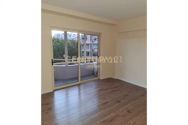 Ambient biznesi me qera 3+1 ne Tirane - 900 Euro