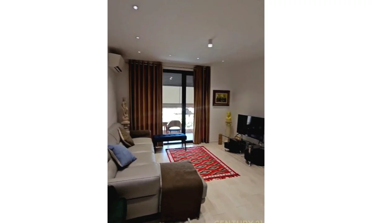 Shtepi me qera Apartament ne Tirane, 2+1, Mobilimi E mobiluar, Pagesa 700  Euro.