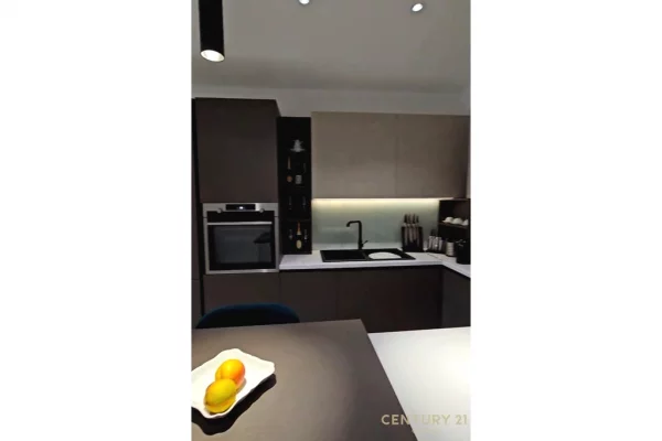 Shtepi me qera 2+1 ne Tirane - 700 Euro