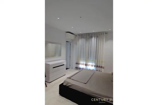 Shtepi me qera Apartament ne Tirane, 2+1, Mobilimi E mobiluar, Pagesa 700  Euro.