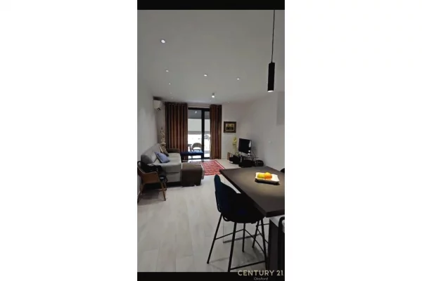 Shtepi me qera Apartament ne Tirane, 2+1, Mobilimi E mobiluar, Pagesa 700  Euro.