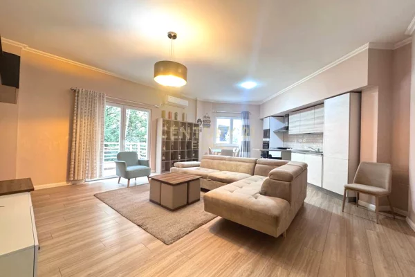 Shtepi me qera Apartament ne Tirane, 2+1, Mobilimi E mobiluar, Pagesa 850  Euro.