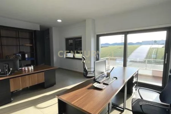 Jepet me qira ambient per zyra tek Zogu i Zi!