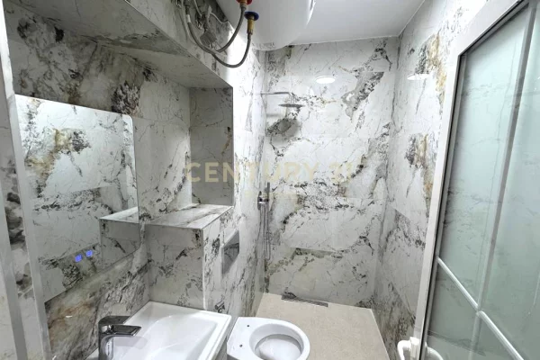 Shtepi ne shitje Apartament ne Tirane, Garsoniere, Mobilimi E mobiluar, Pagesa 110,000  Euro.