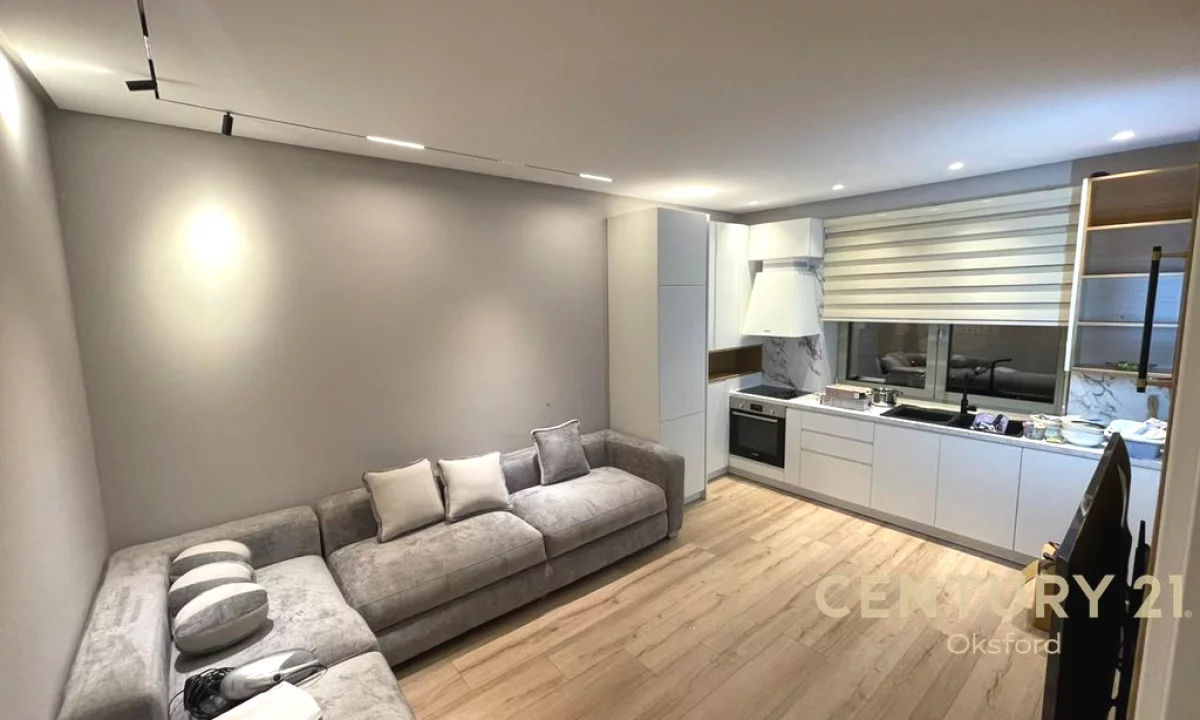 Shtepi ne shitje Apartament ne Tirane, 2+1, Mobilimi E mobiluar, Pagesa 240,000  Euro.