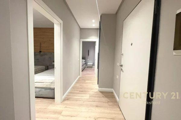 Shtepi ne shitje Apartament ne Tirane, 2+1, Mobilimi E mobiluar, Pagesa 240,000  Euro.