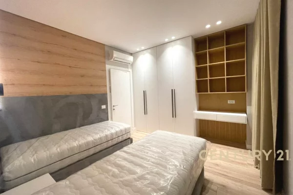 Shtepi ne shitje Apartament ne Tirane, 2+1, Mobilimi E mobiluar, Pagesa 240,000  Euro.