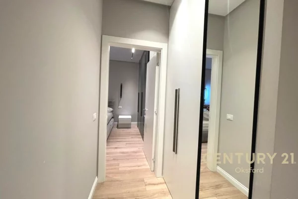 Shtepi ne shitje Apartament ne Tirane, 2+1, Mobilimi E mobiluar, Pagesa 240,000  Euro.