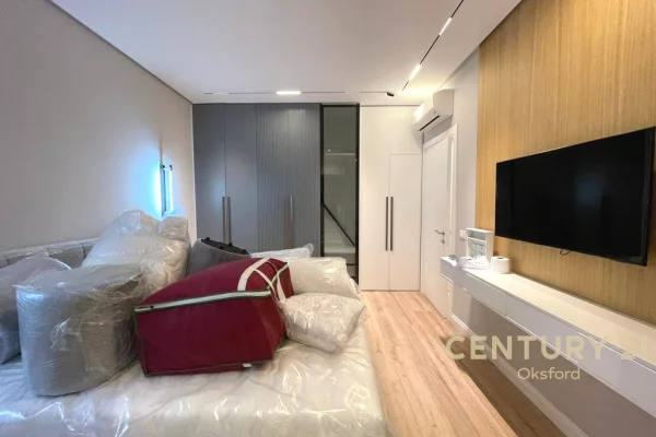 Shtepi ne shitje Apartament ne Tirane, 2+1, Mobilimi E mobiluar, Pagesa 240,000  Euro.