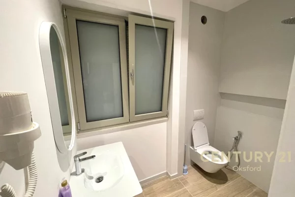 Shtepi ne shitje Apartament ne Tirane, 2+1, Mobilimi E mobiluar, Pagesa 240,000  Euro.