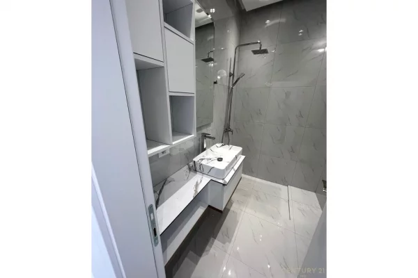 Shtepi ne shitje Apartament ne Tirane, 2+1, Mobilimi E mobiluar, Pagesa 470,000  Euro.