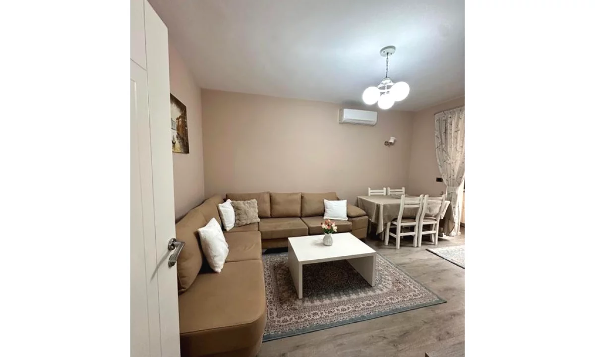 Shtepi me qera Apartament ne Tirane, 2+1, Mobilimi E mobiluar, Pagesa 65,000  Leke.