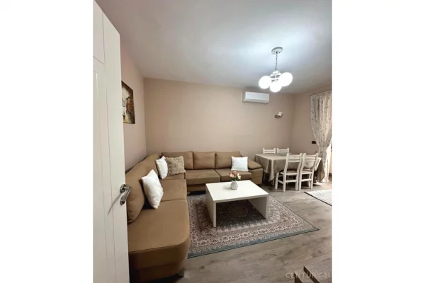 Shtepi me qera 2+1 ne Tirane - 65,000 Leke