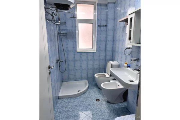 Shtepi me qera Apartament ne Tirane, 2+1, Mobilimi E mobiluar, Pagesa 65,000  Leke.