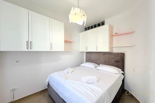 Shtepi me qera Apartament ne Tirane, 2+1, Mobilimi E mobiluar, Pagesa 830  Euro.