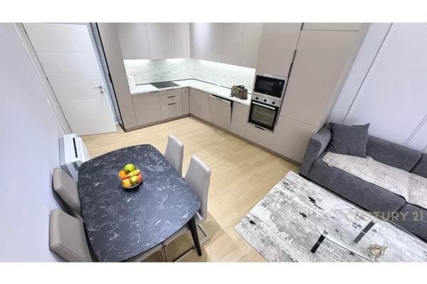 Shtepi me qera 2+1 ne Tirane - 900 Euro