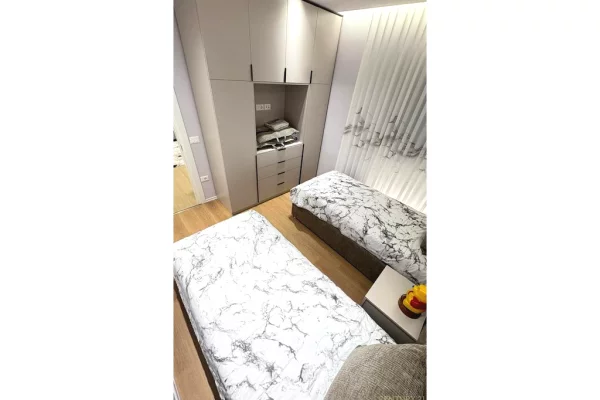 Shtepi me qera Apartament ne Tirane, 2+1, Mobilimi E mobiluar, Pagesa 900  Euro.