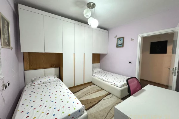 Shtepi me qera Apartament ne Tirane, 2+1, Mobilimi E mobiluar, Pagesa 1,000  Euro.