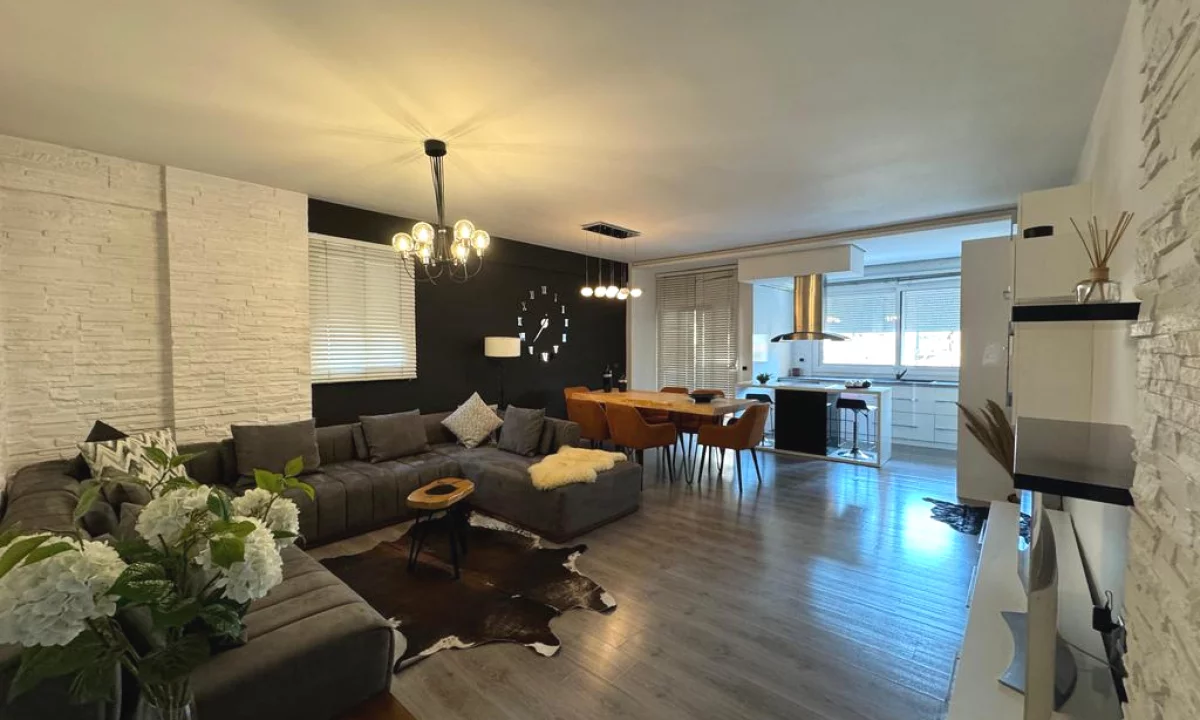 Shtepi me qera Apartament ne Tirane, 2+1, Mobilimi E mobiluar, Pagesa 1,000  Euro.