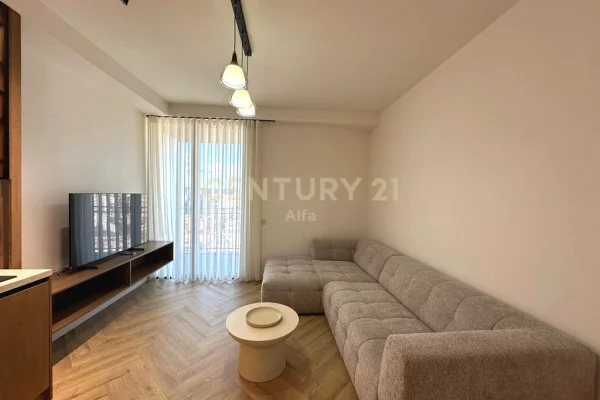 Shtepi me qera 2+1 ne Tirane - 1,200 Euro