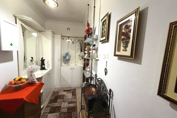 Shtepi ne shitje Apartament ne Tirane, 2+1, Mobilimi E mobiluar, Pagesa 220,000  Euro.