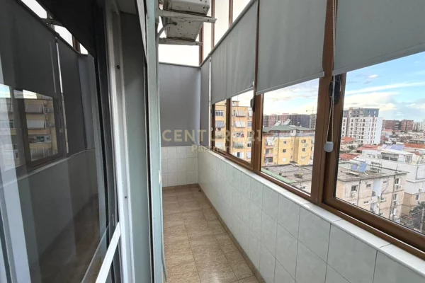 Shtepi ne shitje Apartament ne Tirane, 2+1, Mobilimi E mobiluar, Pagesa 220,000  Euro.