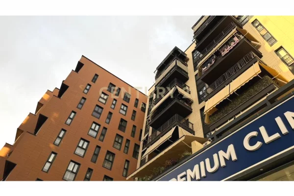 Shtepi me qera Apartament ne Tirane, 3+1, Mobilimi E mobiluar, Pagesa 2,300  Euro.