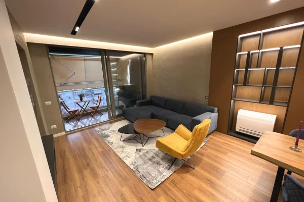 Shtepi me qera Apartament ne Tirane, 2+1, Mobilimi E mobiluar, Pagesa 2,000  Euro.