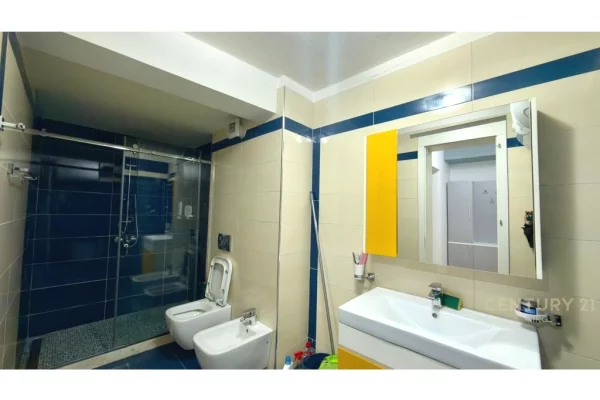 Shtepi ne shitje Apartament ne Tirane, 4+1, Mobilimi E mobiluar, Pagesa 750,000  Euro.