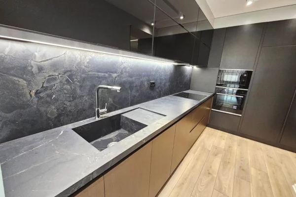 Shtepi ne shitje Duplex(shtepi me 2 kate) ne Tirane, 2+1, Mobilimi E mobiluar, Pagesa 546,000  Euro.