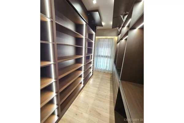 Shtepi ne shitje Duplex(shtepi me 2 kate) ne Tirane, 2+1, Mobilimi E mobiluar, Pagesa 546,000  Euro.