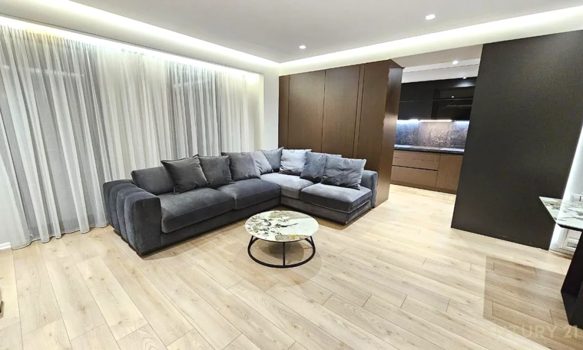 Shtepi ne shitje Duplex(shtepi me 2 kate) ne Tirane, 2+1, Mobilimi E mobiluar, Pagesa 546,000  Euro.