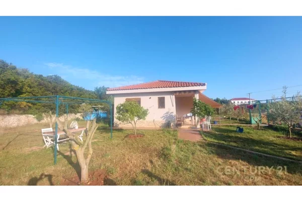 Truall ose Toke  ne Vlore - 380,000 Euro