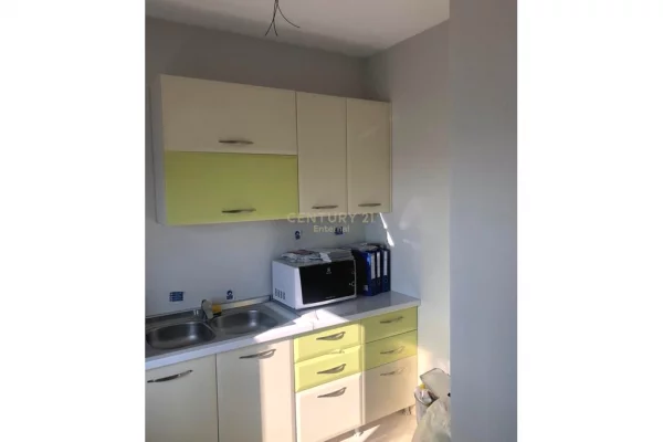 Business Property for Rent 3+1 in Tirana - 600 Euro