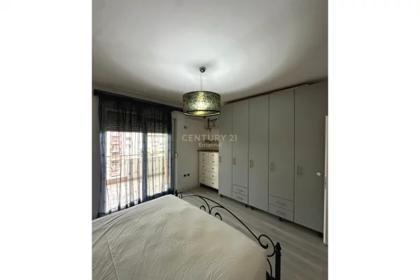 Shtepi me qera Apartament ne Tirane, 2+1, Mobilimi E mobiluar, Pagesa 1,100  Euro.