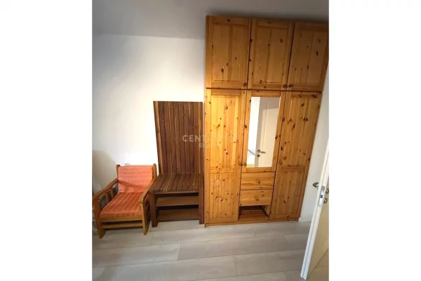 Shtepi me qera Apartament ne Tirane, 2+1, Mobilimi E mobiluar, Pagesa 1,100  Euro.