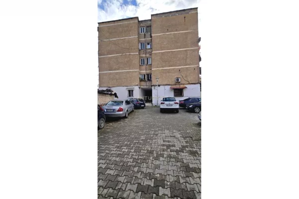 Shtepi ne shitje Apartament ne Tirane, 3+1, Mobilimi E mobiluar, Pagesa 177,000  Euro.