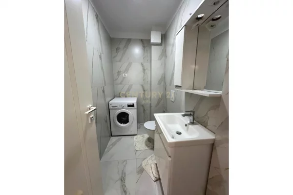 Shtepi me qera Apartament ne Tirane, 3+1, Mobilimi E mobiluar, Pagesa 1,800  Euro.