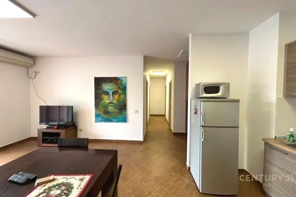 Shtepi ne shitje Apartament ne Tirane, 2+1, Mobilimi E mobiluar, Pagesa 218,000  Euro.