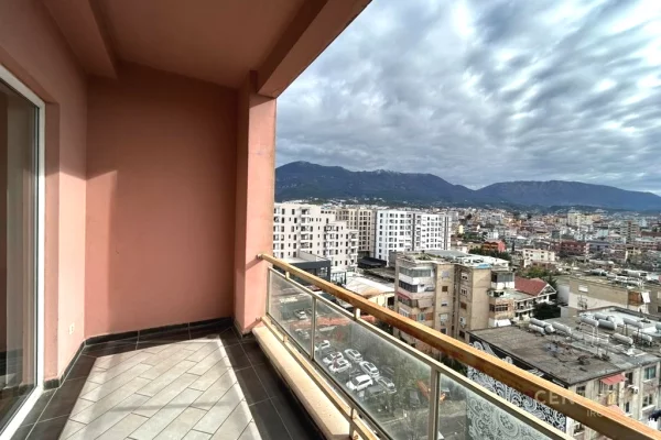 Shtepi ne shitje Apartament ne Tirane, 2+1, Mobilimi E mobiluar, Pagesa 218,000  Euro.