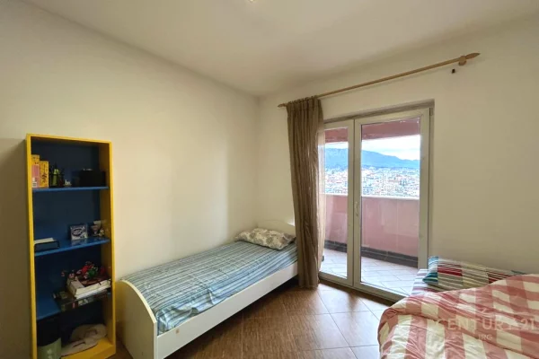 Shtepi ne shitje Apartament ne Tirane, 2+1, Mobilimi E mobiluar, Pagesa 218,000  Euro.