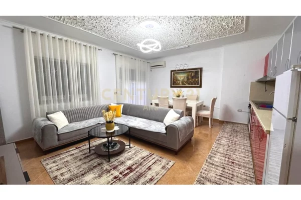 Shtepi me qera Apartament ne Tirane, 2+1, Mobilimi E mobiluar, Pagesa 650  Euro.